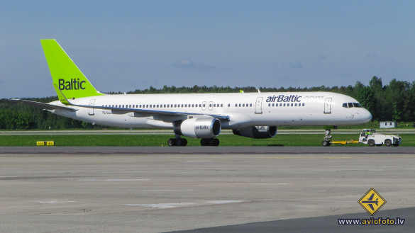 Boeing 757-256